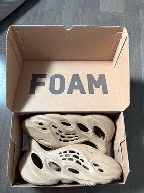 Yeezy Foam Runners (Men’s US 9)